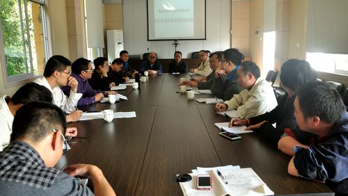 吳彩洪董事長(zhǎng)等到永春分公司征求民主生活會(huì)職工意見(jiàn)與建議。（陳宏金）[2].jpg