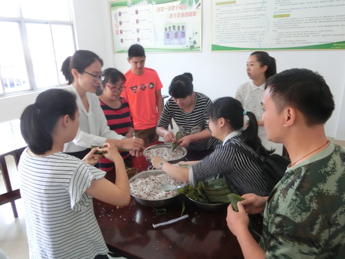 陳志雄：永安分公司團(tuán)委開(kāi)展“慶端午、齊包粽”主題活動(dòng)2.jpg