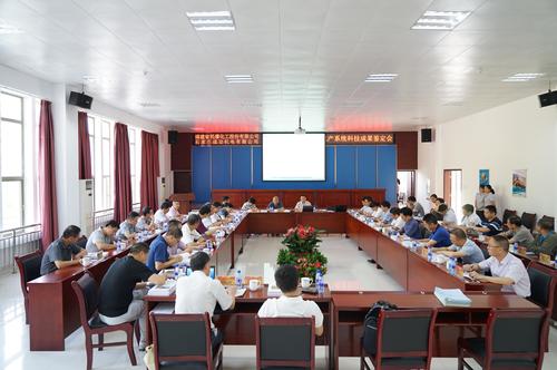 海峽科化龍巖分公司“SGR-FL型乳化炸藥生產(chǎn)系統(tǒng)”順利通過(guò)國(guó)家工信部科技成果鑒定。圖為鑒定會(huì)現(xiàn)場(chǎng)。鄧義楨攝.jpg