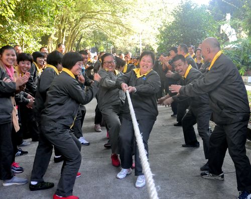 陳宏金：永春分公司開展迎新年拔河比賽。2[2].jpg