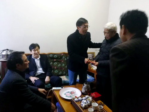 鄭若男：上級領(lǐng)導走訪慰問永安分公司離退休職工.jpg