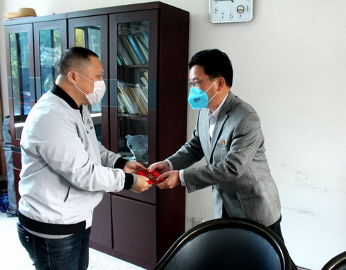 顏建議慰問永安分公司先進(jìn)個(gè)人_調(diào)整大小.jpg