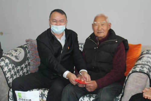 永安分公司l賴寶祿：省機電控股公司黨委委員、副總經(jīng)理陳伯煒到永安分公司走訪慰問離休干部和困難職�?(4)~1.jpg