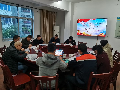 富興建設(shè)+揭麗�?海峽科化公司黨委副書記、常務(wù)副總經(jīng)理、工會主席鄭慶樟巡聽旁聽富興建設(shè)公司黨委理論中心組學習會~1.jpg