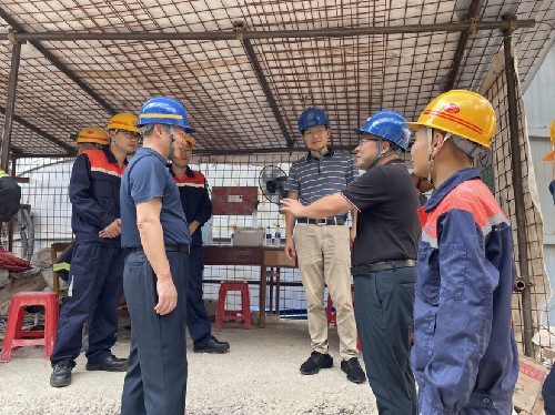 富興建設(shè)公司 林敏�?省機電控股公司黨委委員、副總經(jīng)理吳大文到上杭分公司開展工作調(diào)研~1.jpg