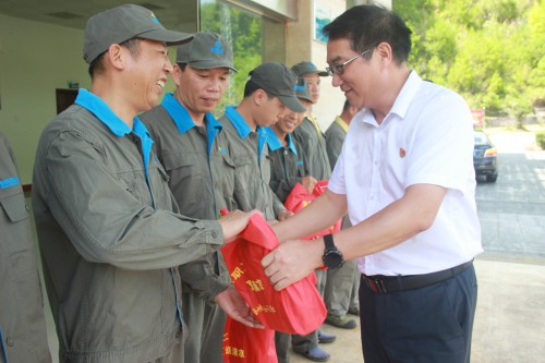 格式工廠1烽林連珂瑩：清涼慰問(wèn)近景.jpg